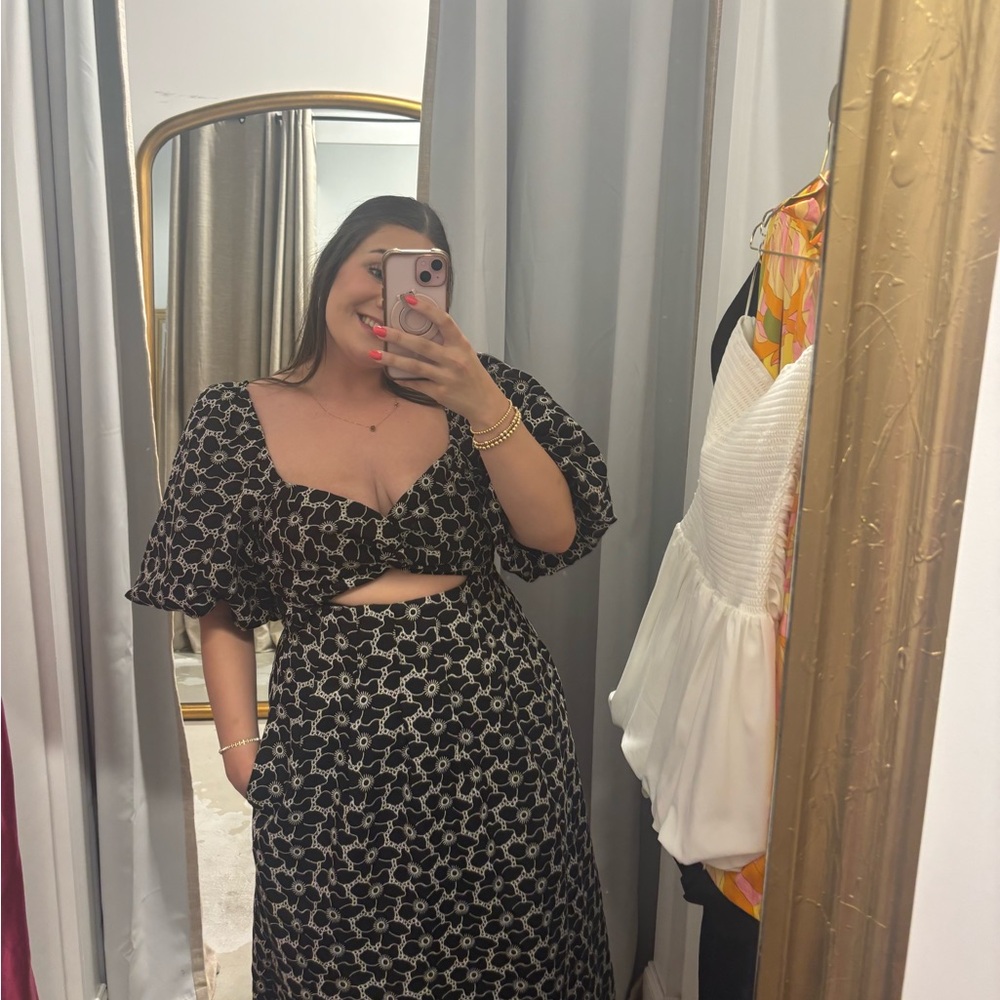 AUREUM Black and White Midi Dress